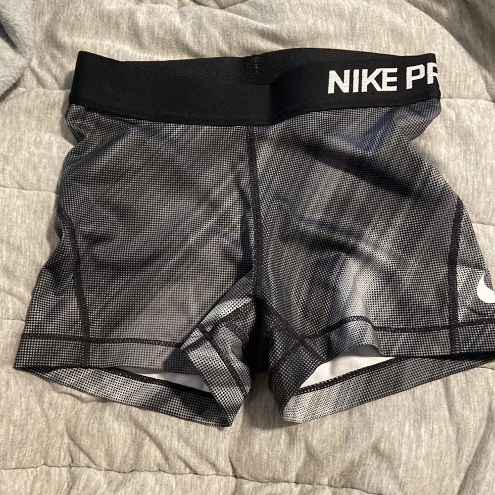 Nike PROS black and white